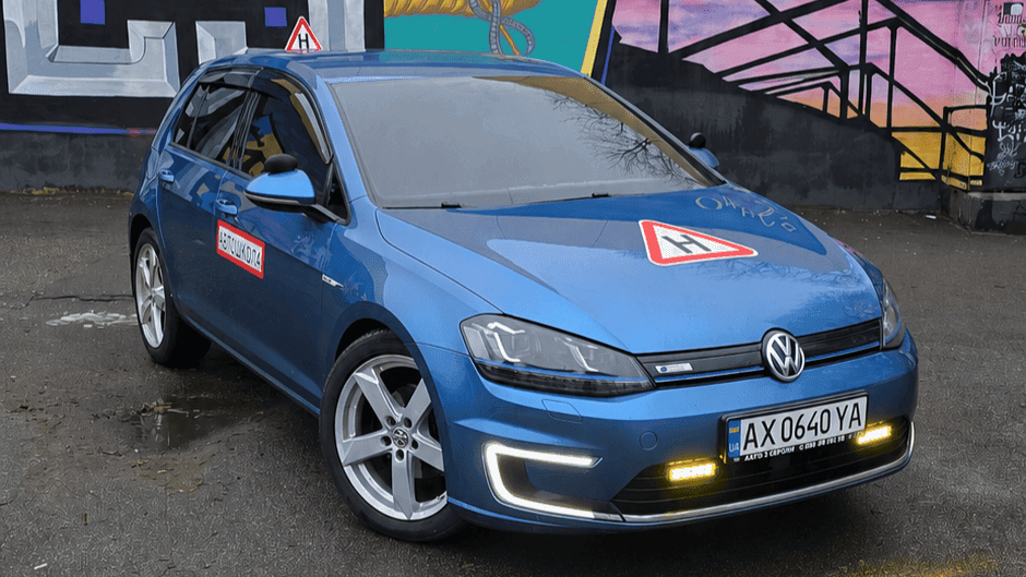 Volkswagen E-Golf 2015